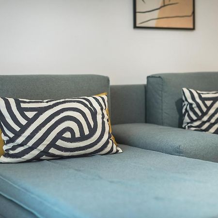 אתונה Confy Living Apartment Metaxourghio Metro Station מראה חיצוני תמונה