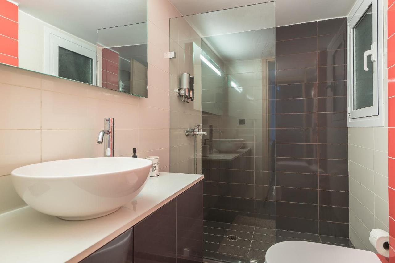 אתונה Confy Living Apartment Metaxourghio Metro Station מראה חיצוני תמונה
