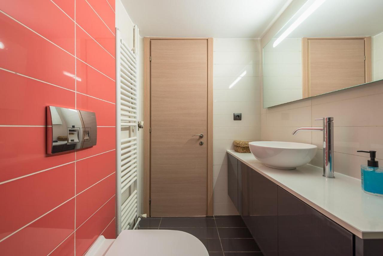 אתונה Confy Living Apartment Metaxourghio Metro Station מראה חיצוני תמונה