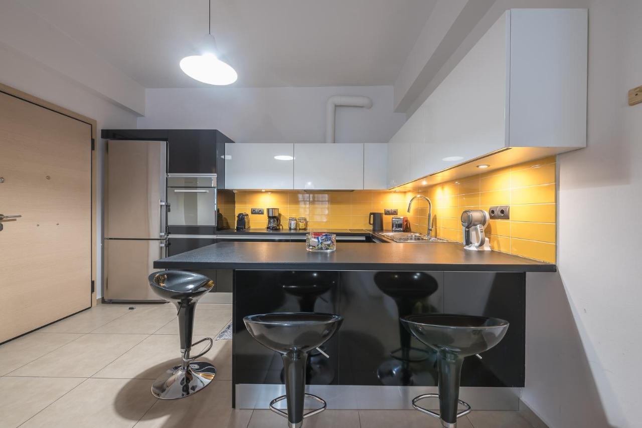 אתונה Confy Living Apartment Metaxourghio Metro Station מראה חיצוני תמונה